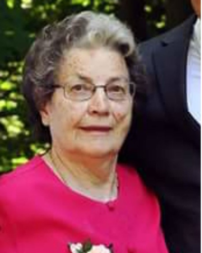 Barbara Kerr (nee Benoit)